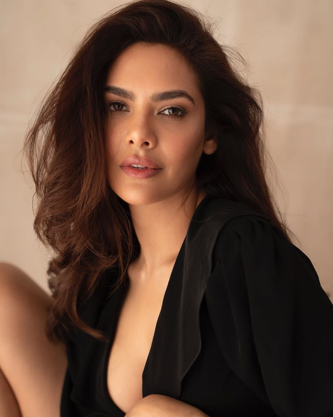 Esha Gupta  Height, Weight, Age, Stats, Wiki and More